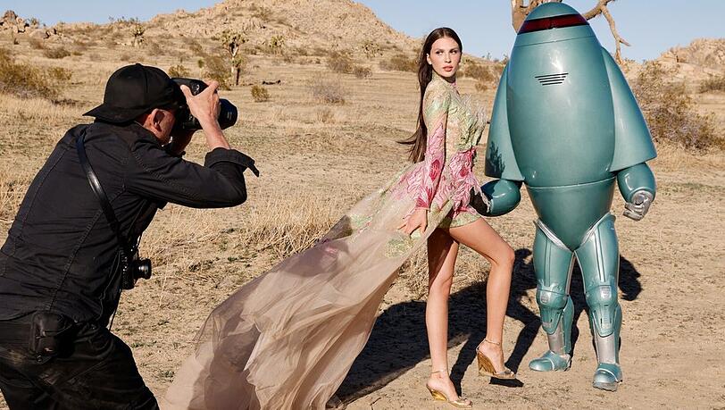 Anita bei ihrem Cover-Shooting für die "Harper's Bazaar".