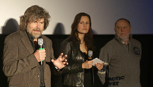 Reinhold Messner (l.) hat am Nanga Parbat seinen Bruder verloren, mit Sepp Vilsmaier (r.) hat er die Geschichte verfilmt. Reinhold Messner (l.) hat am Nanga Parbat seinen Bruder verloren, mit Sepp Vilsmaier (r.) hat er die Geschichte verfilmt.
