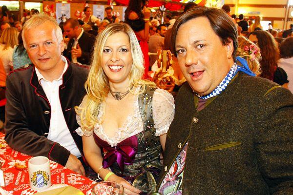 Die letzten Jahre war bei "Tracht & Pracht" einiges geboten. 2011 ließen sich auch Prominente wie Alina Baumann, Tim Lobinger, Michael Guillaume,Peyman Amin, Liliana Matthäu und Alisar Ailabouni im Hippodrom blicken. Klicken Sie durch die Bilder!