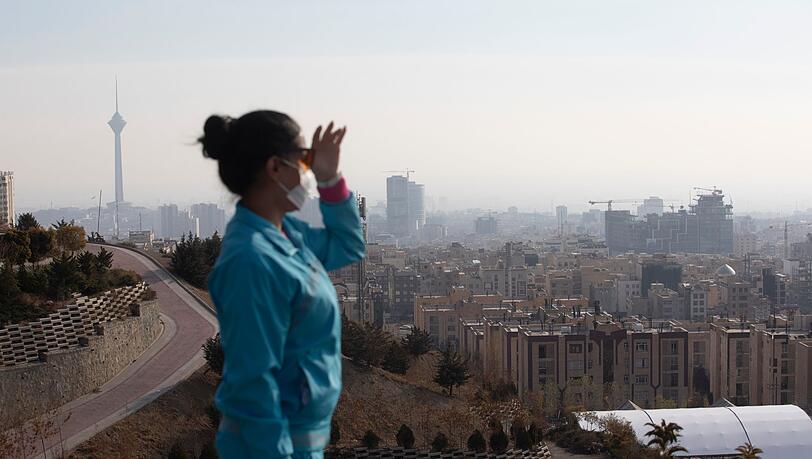 Luftverschmutzung im Winter ist im Iran nichts Neues. Doch in diesem Jahr hat die Belastung ein neues Niveau erreicht. Luftverschmutzung im Winter ist im Iran nichts Neues. Doch in diesem Jahr hat die Belastung ein neues Niveau erreicht.