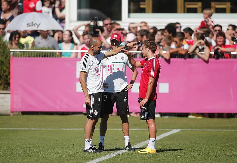 Sehen Sie hier weitere Bilder vom ersten Mannschaftstraining mit Mario Götze.