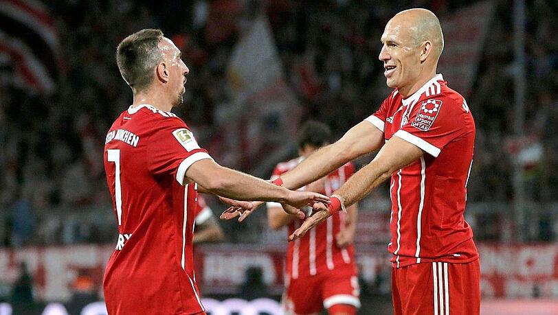 Ihr letztes gemeinsames Jahr beim FC Bayern? Ribérys (l.) und Robbens Verträge laufen nach der Saison aus. Ihr letztes gemeinsames Jahr beim FC Bayern? Ribérys (l.) und Robbens Verträge laufen nach der Saison aus.
