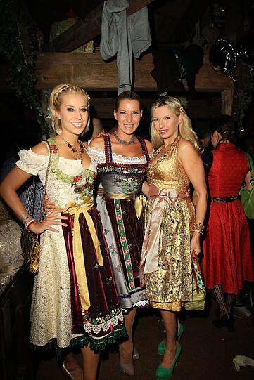 ...die drei Grazien Verena Kerth, Giulia Siegel und Sabine Piller...