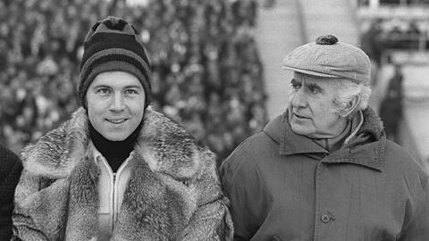 "Er war mein bester Freund", sagte Franz Beckenbauer (l.) einst über Robert Schwan, der gleichzeitig ihn und den FC Bayern groß machte.