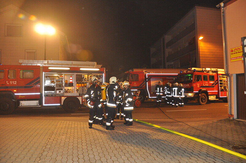 Altötting - Am Dienstagabend entzündete sich im Keller einer Metzgerei in der Mühldorfer Straße ein Feuer. Die Feuerwehr konnte das Feuer schnell unter Kontrolle bringen. Die Schadenshöhe ist noch unklar. Es gab keine Verletzten.