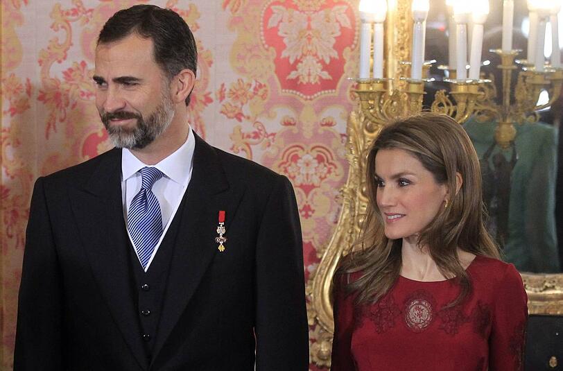 Üben schon mal beim Diplomatenempfang: Spaniens Kronprinz Felipe mit seiner Frau Letizia.