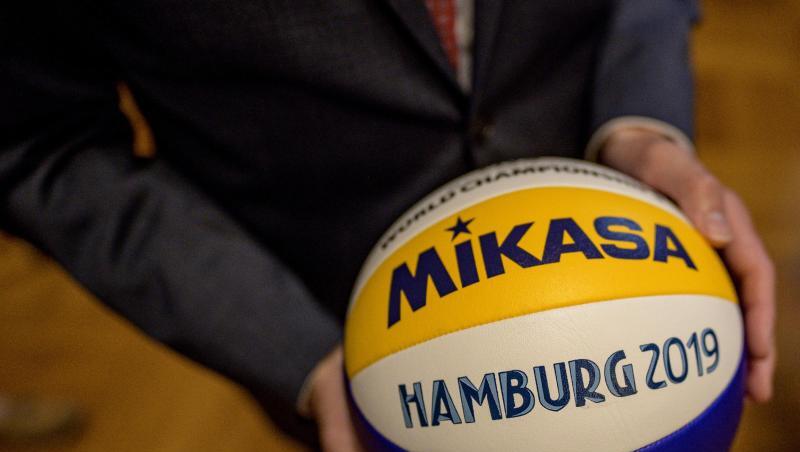 Hamburgs Erster Bürgermeister Peter Tschentscher hat die Beachvolleyball-WM 2019 eröffnet.