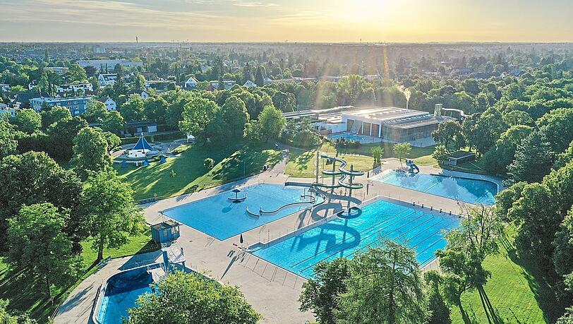 Die Freibadsaison für dieses Jahr ist bereits vorbei, wie auch hier im Michaelibad. Für das kommende Jahr will die CSU das Schwimmen zum Feierabend hin vergünstigen.  Foto: Andreas Leder/SWM