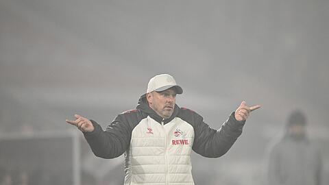 Auch Kwasniok stand einige Zeit lang im Rauch.