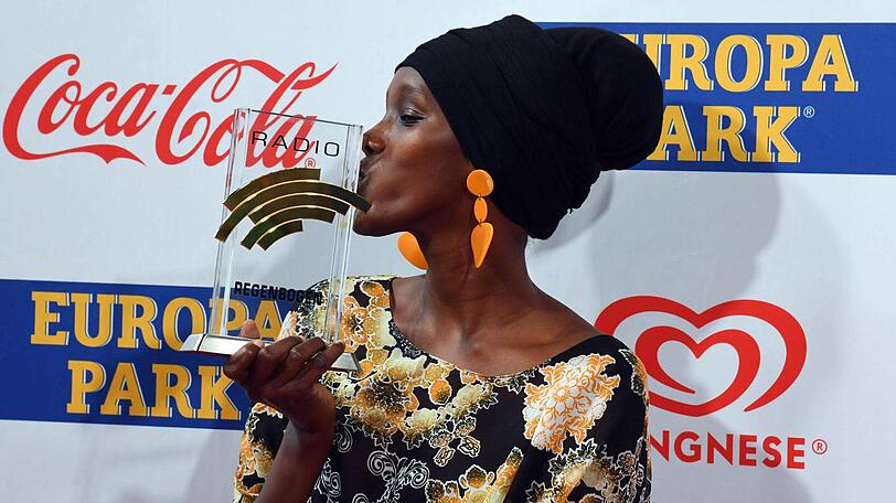 Fatuma Musa Afrah, Preisträgerin Sonderpreis 2018, bei den Radio Regenbogen Awards, kommt zur Verleihung der Awards in den Europa-Park.
