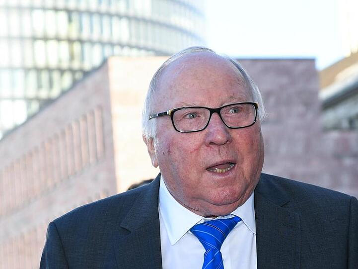 Musste nach einem Sturz ins Krankenhaus eingeliefert werden: HSV- Idol Uwe Seeler.