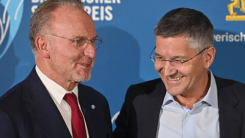 Gemeinsam für den FC Bayern: Jubilar und Aufsichtsrat Karl-Heinz Rummenige (l.) und Präsident Herbert Hainer.