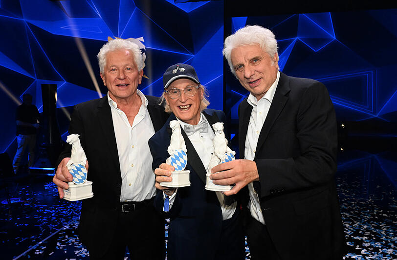 Glücklich über ihre „Panther“: die Preisträger Miroslav Nemec (v. l.), Otto Waalkes und Udo Wachtveitl bei der Verleihung des TV- und Streaming-Awards in der BMW-Welt.