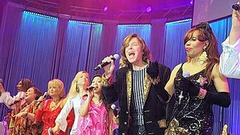 Schlagerbarde Jürgen Drews begeisterte nicht nur solo, sondern auch mit den Les Humphries Singers, bei denen seine Karriere einst begann.