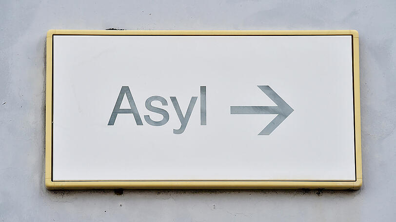 Der Bundestag beschließt striktere Regeln für den Umgang mit Asylbewerbern.