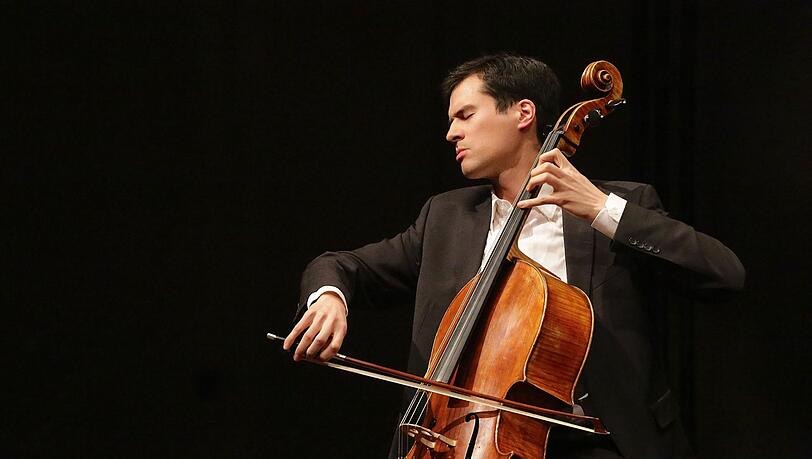 Der Cellist Cellist Danjulo Ishizaka. Der Cellist Cellist Danjulo Ishizaka.