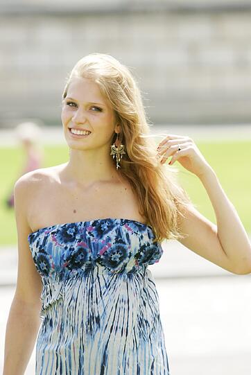 Mit diesen Bilder bezauberte Alice die Jury und die AZ-Leser. Schon in den Top 30 hatte Alice die Nummer eins. Ein Zufall - doch nun ist sie die wahre Nummer 1: die Schöne Münchnerin 2011!