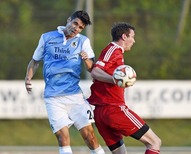 Die Löwen gewinnen gegen den SV Heimstetten mit 3:0 - Die Bilder vom Spiel.