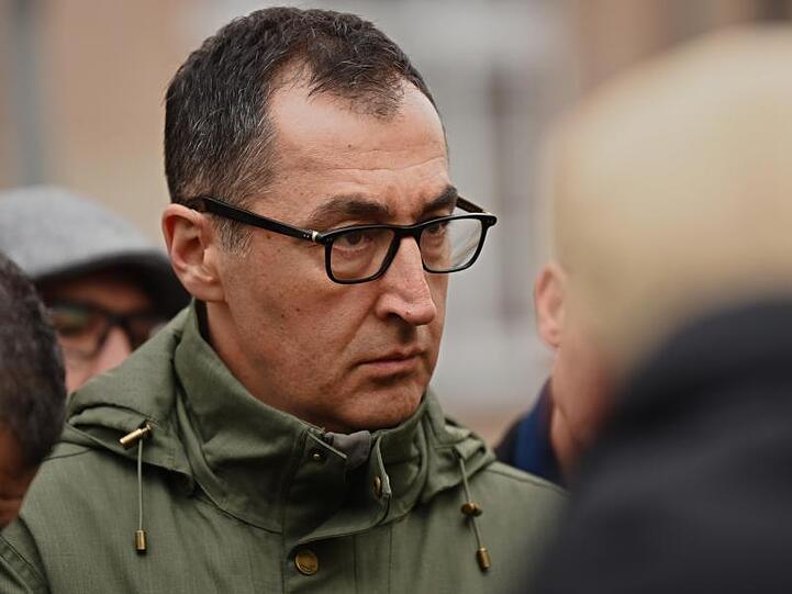Der Grünen-Politiker Cem Özdemir, hier im Februar, ist positiv auf das Coronavirus getestet worden.