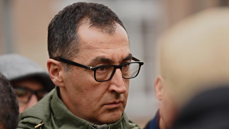 Der Grünen-Politiker Cem Özdemir, hier im Februar, ist positiv auf das Coronavirus getestet worden. Der Grünen-Politiker Cem Özdemir, hier im Februar, ist positiv auf das Coronavirus getestet worden.