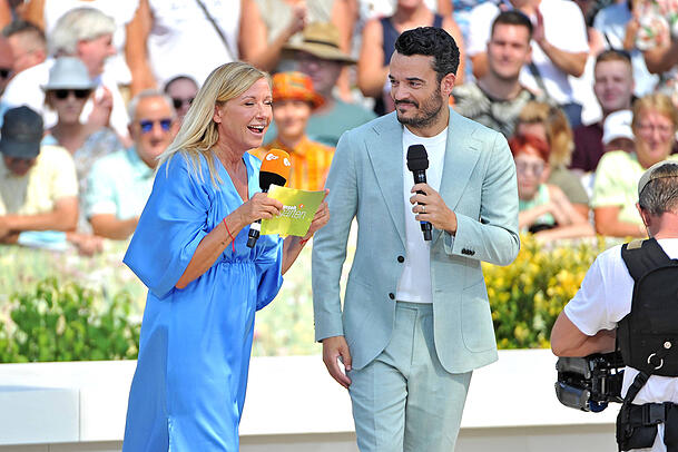 Giovanni Zarrella übernimmt für einen Abend Andrea Kiewels "Fernsehgarten"-Gelände. Giovanni Zarrella übernimmt für einen Abend Andrea Kiewels "Fernsehgarten"-Gelände.