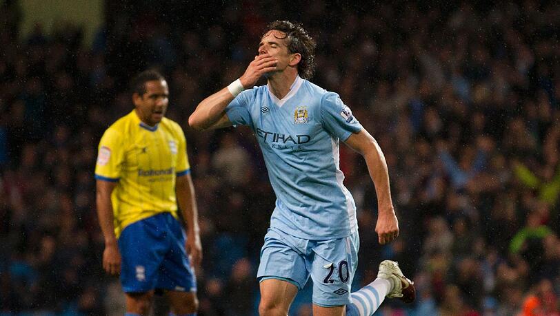 Owen Hargreaves jubelt über sein erstes Tor für seinen neuen Klub Manchester City. Owen Hargreaves jubelt über sein erstes Tor für seinen neuen Klub Manchester City.