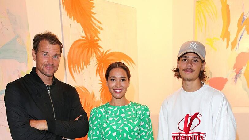 Sandra Ahrabian mit Ex-Torwart Jens Lehmann und seinem Sohn Mats. Sandra Ahrabian mit Ex-Torwart Jens Lehmann und seinem Sohn Mats.