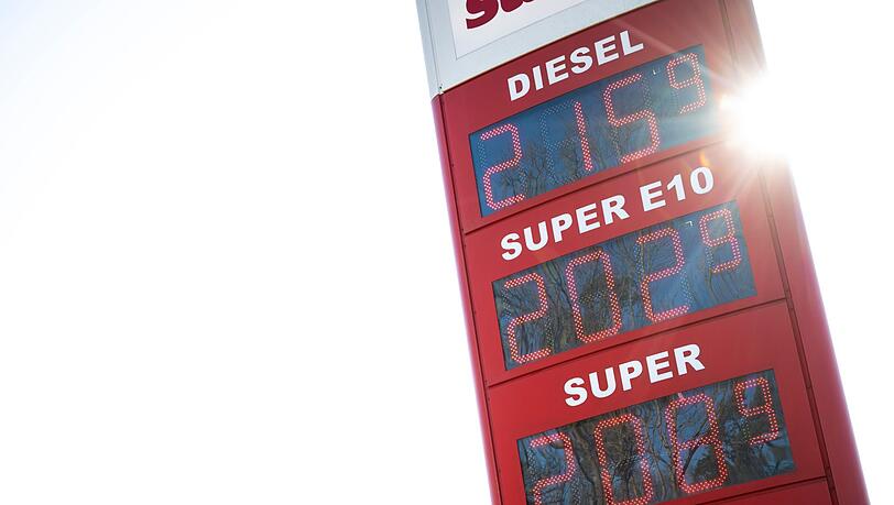 In Deutschland sind die Spritpreise zuletzt langsamer gestiegen als in seinen Nachbarl&auml;ndern.