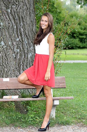 Die schöne Giulia Schmitt wollte ursprünglich Ballett-Tänzerin werden. Jetzt versucht sie ihr Glück mit einer Karriere als Model. Wird sie die Schönste Müncherin werden?