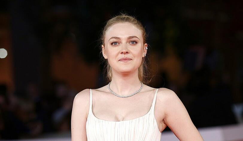 "Ich glaube, dass ich derselbe Mensch bin, der ich geworden wäre, hätte ich nicht die Schauspielerei als Beruf gewählt", meint Dakota Fanning.