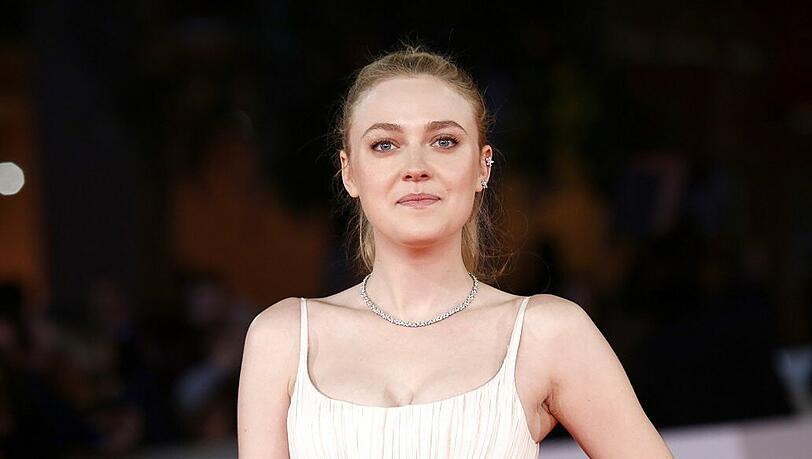 "Ich glaube, dass ich derselbe Mensch bin, der ich geworden wäre, hätte ich nicht die Schauspielerei als Beruf gewählt", meint Dakota Fanning.