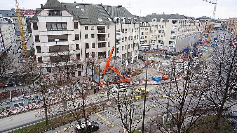 Für den Thomas-Wimmer-Ring schlägt eine Immobilienfirma jetzt einen Kompromiss vor: Die Fahrstreifen und Bäume sollen erhalten bleiben, der Radweg kommt auch.