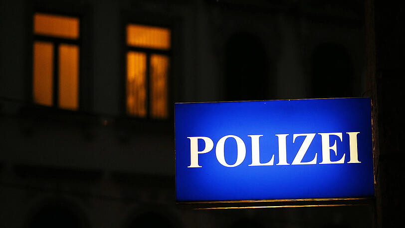Der Parkplatz der Polizeiinspektion: Nicht der beste Parkplatz, den sich eine betrunkene Frau in Laim ausgesucht hat. (Symbolbild) Der Parkplatz der Polizeiinspektion: Nicht der beste Parkplatz, den sich eine betrunkene Frau in Laim ausgesucht hat. (Symbolbild)
