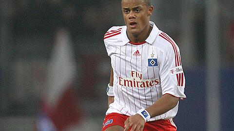 Der heutige Bayern-Trainer Vincent Kompany als Profi im HSV-Trikot in Aktion. (Archivbild)