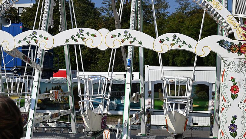 Der Betrieb an der Schiffsschaukel wurde gestoppt. Der Betrieb an der Schiffsschaukel wurde gestoppt.