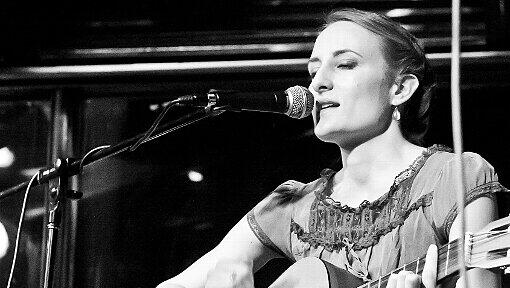 Passt in keine Schublade - muss sie aber auch nicht: Die Sängerin und Songwriterni Sarah Sophie Passt in keine Schublade - muss sie aber auch nicht: Die Sängerin und Songwriterni Sarah Sophie