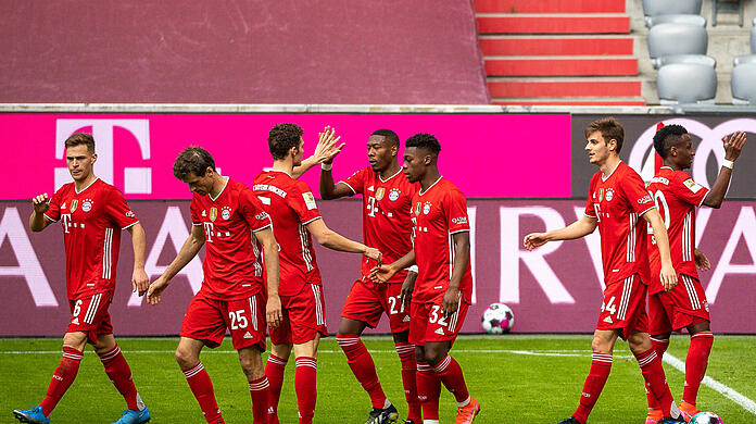 Die Bayern bejubeln den Führungstreffer gegen Union Berlin.