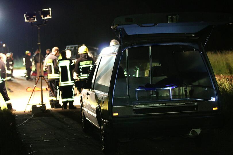 In Ansbach sind zwei Teenager von einem Geländewagen überfahren worden.