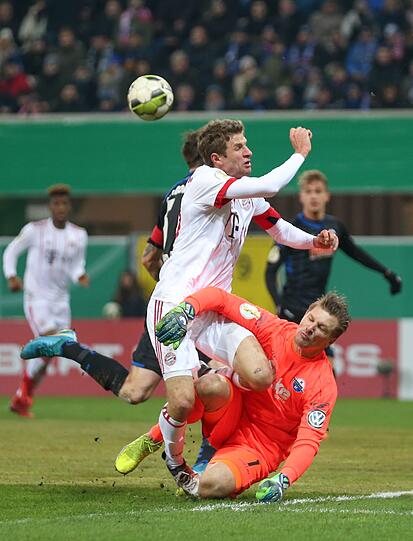 Thomas Müller: Note 3. Kurzauftritt für den Weltmeister: Bekam einen Schlag ab, musste nach 32 Minuten ausgewechselt werden. Die Kollegen richteten es.