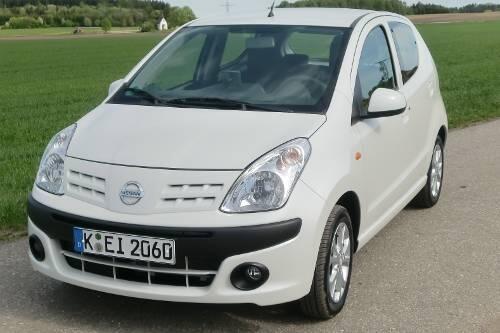 Trägt die typische Nissan-Front &ndash; ist aber eigentlich ein Suzuki: Der kleine Pixo verbraucht nach EU-Norm nur 4,4 Liter pro 100 Kilometer.
