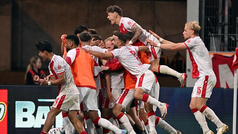 Rot-Weiss Essen will auch im Relegationsrückspiel bei der SpVgg Greuther Fürth jubeln. Rot-Weiss Essen will auch im Relegationsrückspiel bei der SpVgg Greuther Fürth jubeln.