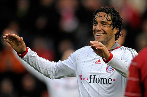 Luca Toni gab nach langem Fehlen sein Comeback in der ersten Elf der Bayern.