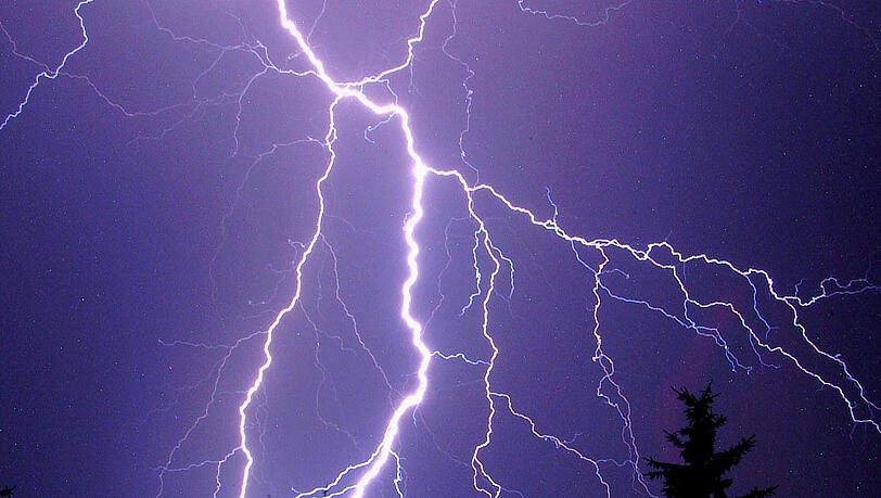 In Nürnberg hat sich die erste Hitzewelle des Sommers in einem starken Gewitter entladen (Symbolbild). In Nürnberg hat sich die erste Hitzewelle des Sommers in einem starken Gewitter entladen (Symbolbild).