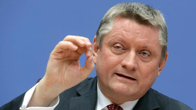 Stößt mit seinem geplanten Verbot des Versandhandels mit rezeptpflichtigen Arzneimitteln weiter auf massiven Widerstand: Bundesgesundheitsminister Hermann Gröhe.