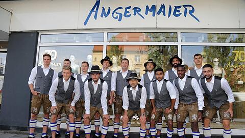 Fesch! Die Löwen präsentieren sich in Tracht. Klicken Sie sich durch die weiteren Bilder.