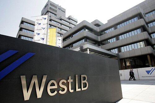 Die Zentrale der WestLB in Düsseldorf - nun ohne Führungsspitze.