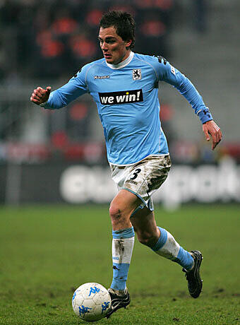 Marcel Schäfer ist der beste Freund von Daniel Baier. Bei den Löwen beackerte Mr. Zuverlässig die linke Abwehrseite. Seine konstant guten Leistungen brachten auch ihn 2007 in die Bundesliga.