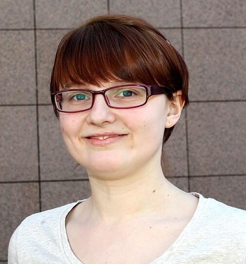 Rose Pearson, 20, Auszubildende: "Ehrlichkeit und Aufrichtigkeit wären schon mal ein guter Anfang. Joachim Gauck soll einfach einen guten Job machen und dabei stets menschlich handeln. Außerdem sollte man sich in jeder Situation auf den neuen Bundespräsidenten verlassen können."