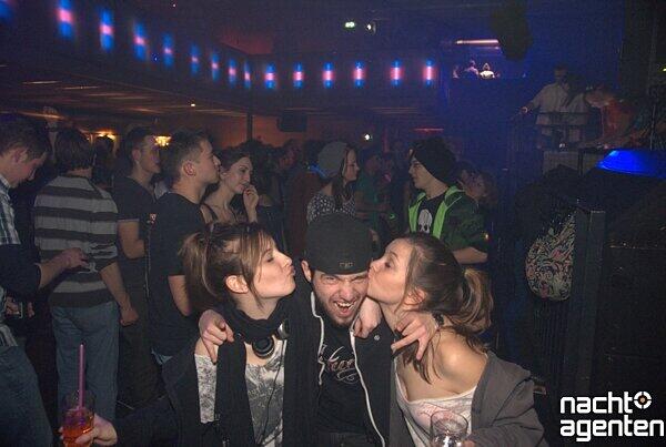 "Gute Laune hoch 10" am Samstag im Ampere. Mehr Bilder: www.nachtagenten.de