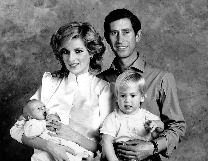 Zusammen mit Prinz Charles und den Söhnen William und Harry 1984.